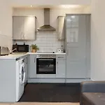 Smart Living - One Beds * 布雷得佛
