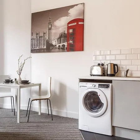 Smart Living - One Beds アパート *