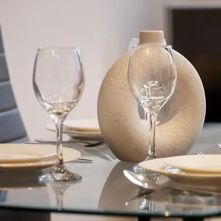 Smart Living - One Beds *