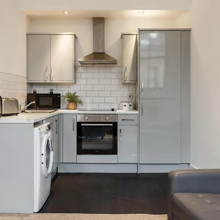 Smart Living - One Beds * Μπράντφορντ